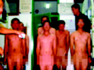 韩国警察闹裸照风波(图)