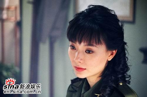 陈数女警形象深入人心以钻研精神演出彩(组图)