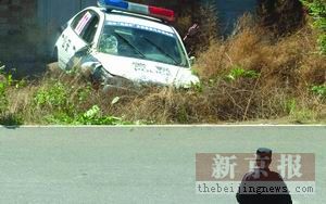 北京警察汽车场地赛上演极品飞车(组图)