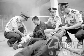 各警种齐动操演“反恐”（图）