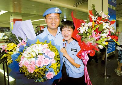 【附图】兰州维和英雄载誉归来
