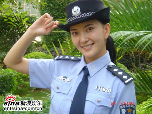 何苗海南拍摄《非常女警》化身智勇警花(组图)