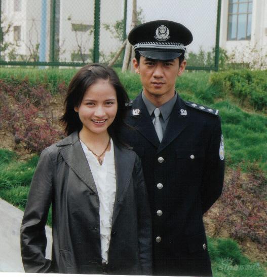 孙镱菲拍摄《又见花儿开》生病反而容光焕发