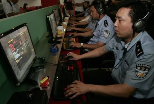 天津警察举办CS大赛 300干警网上练