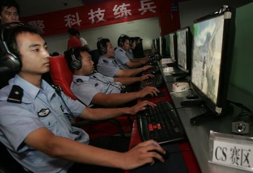 天津警察举办CS大赛 300干警网上练