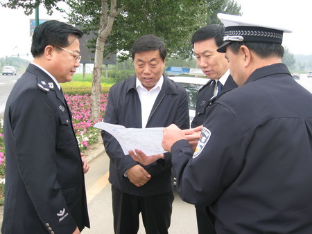 李文喜厅长深入沈阳抚顺基层一线检查国庆期间道路交通安全 李文喜厅长深入沈阳抚顺基层一线检查国庆期间道路交通安全