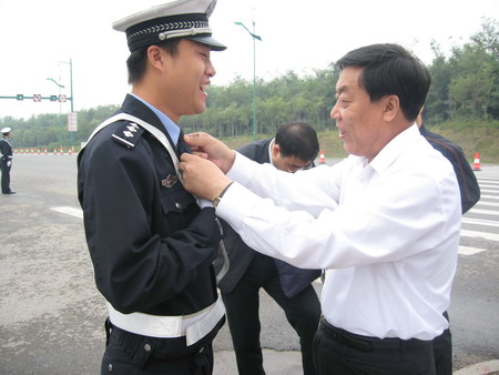 李文喜厅长深入沈阳抚顺基层一线检查国庆期间道路交通安全 李文喜厅长深入沈阳抚顺基层一线检查国庆期间道路交通安全