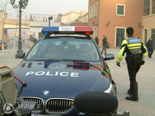 《未来警察》低调关机 刘德华豪车曝光(图)