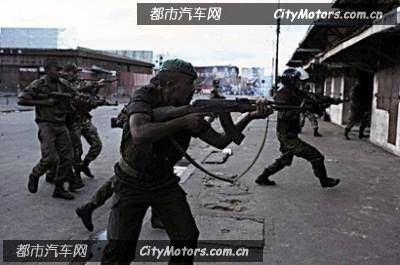 马达加斯加数千反政府示威者与警察爆冲突