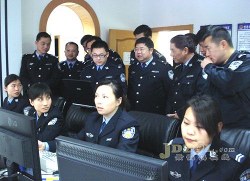 点击图片可在新窗口打开: