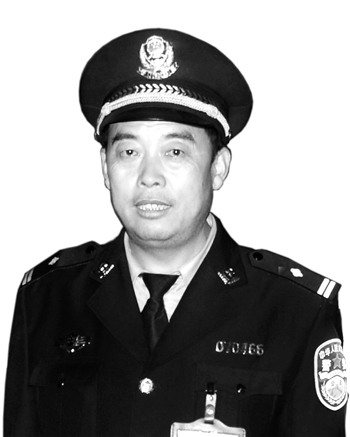 默默奉献的后勤警察杨国利的故事