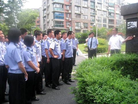 浙江警察学院师生进社区