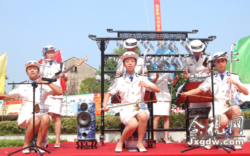世界上首支警官瓷乐队