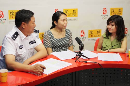 刘英女儿和战友访谈现场。