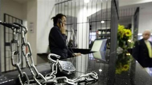 德国监狱酒店是自虐更是享受(组图)