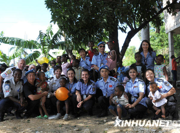 公安部应急工作小组证实，北京时间1月17日3时56分，经过中国国际救援队、我驻海地维和警察及多支国际救援力量的全力搜救，8名我失踪人员的遗体已全部找到，其中包括驻海地民事警察队长赵化宇。