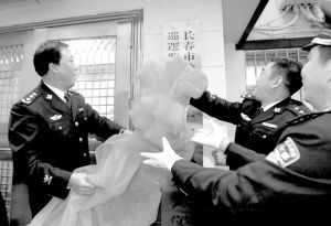 长春30个巡警警务区搬“新家”(图)