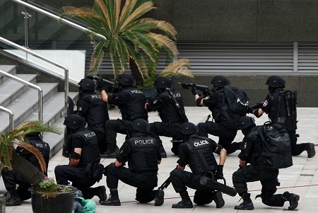 大型活动反恐应全民动员 反恐专家为世博建言