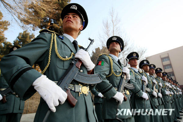 2月3日，在阿富汗首都喀布尔，警校学员们参加毕业典礼。