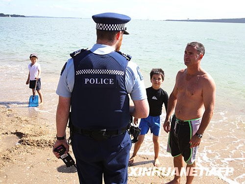 新西兰发布海啸预警 要求民众远离海岸