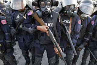 泰国政府称将武力应对闯入军事基地或警局示威者