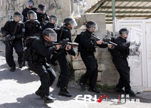 组图：巴勒斯坦人与以色列警察发生冲突
