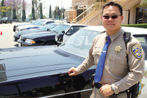 加州高速路巡警“变脸” 华人新移民警官增多(图)