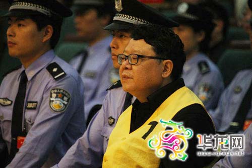 文强在今日的宣判现场 市高院供图 华龙网发