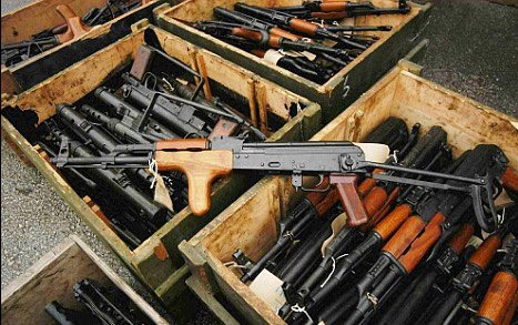 美国海豹特种兵走私武器卖毒贩曾参演变形金刚