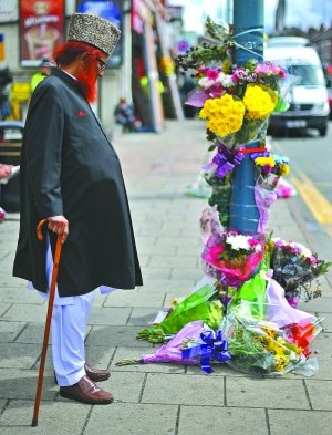 英国多名微博煽动骚乱者被捕 警察被指心太软
