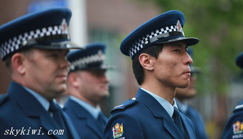 新西兰奥克兰警察阅兵仪式华裔警察抢眼