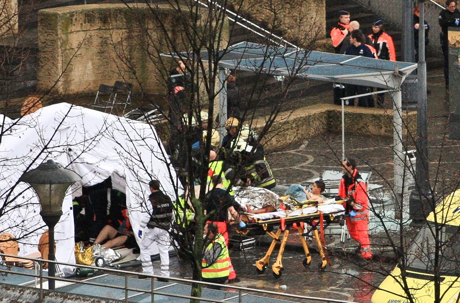 比利时男子持枪扫射人群致百余人死伤