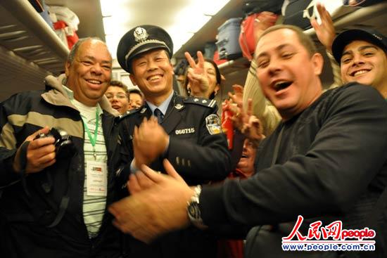 “最美警察”：太原开北京D2002/2013次列车乘警长史恩礼