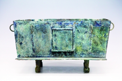 ▲青铜簠(fǔ,同“腐”音)