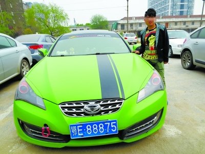 湖北公安厅长巡查途中遇两跑车飙车将其查获