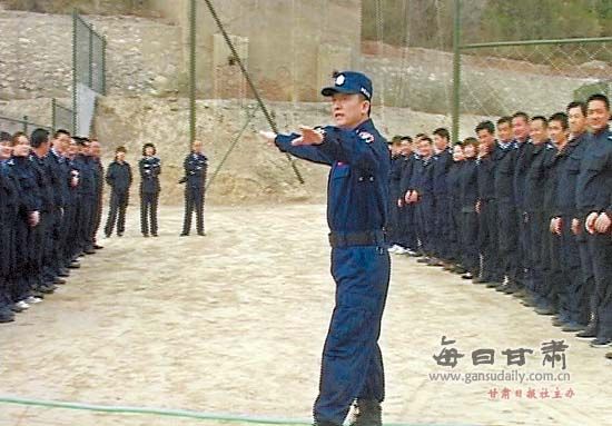 向学员们授课