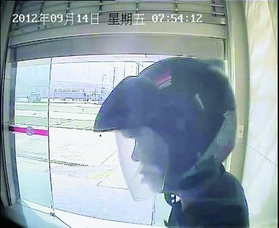武汉骗子作案22起失踪 警察认出宽下巴将其擒获