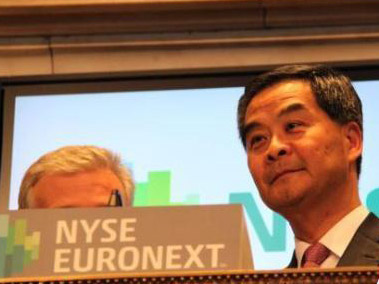 香港特首梁振英在美国纽约参观证交所