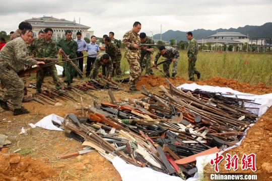 江西集中销毁3283支枪支枪支种类繁多杀伤力大