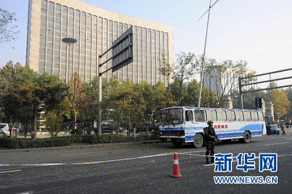 （突发事件）（4）太原迎泽大街山西省委附近连续发生爆炸