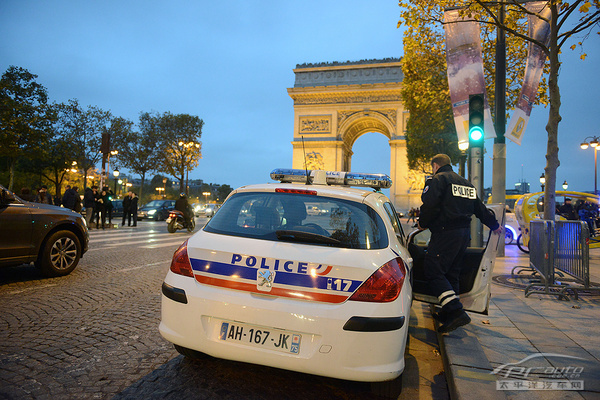 PCauto汽车杂志精选:海外的警察与警车