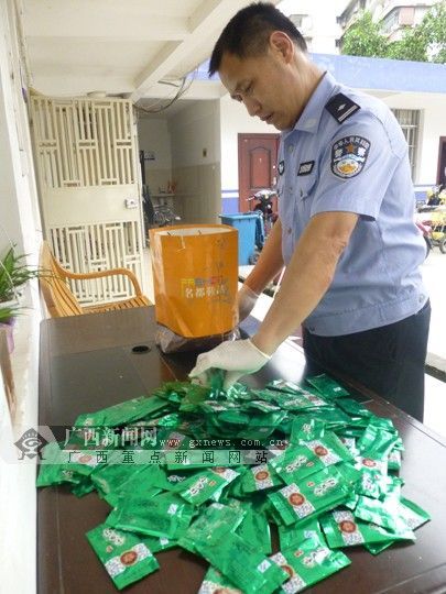 南宁市公安局青秀分局缴获毒品“奶茶”2000克。南宁市公安局青秀分局供图