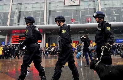 特警揭秘如何防枪支被抢