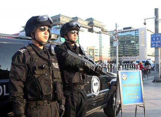 特警揭秘如何防枪支被抢