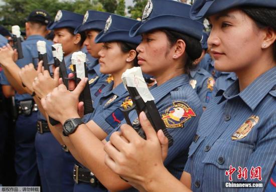 菲律宾警方“封枪” 防警察节日乱开枪伤人