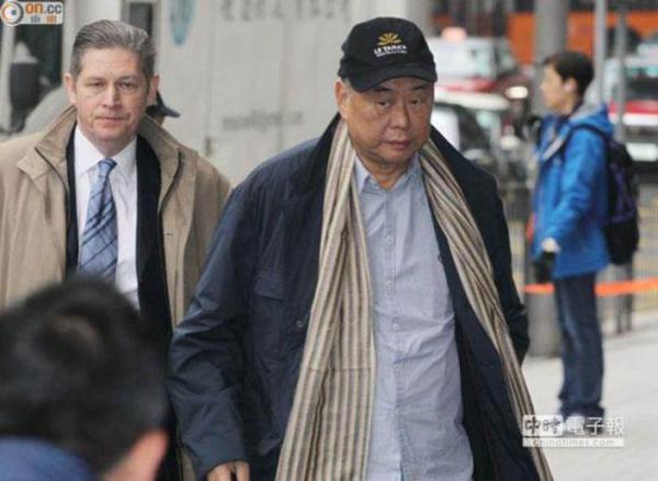 观察者网此前报道，拒绝保释后，黎智英获无条件释放 