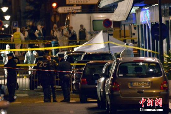 法国警方逮捕4名巴黎恐袭案嫌犯包括1名女警