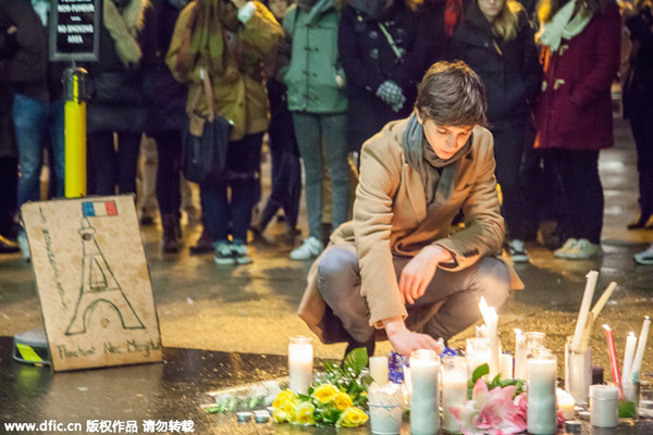 全程还原巴黎恐怖袭击事件,拉响全球反恐警报