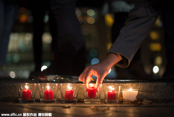 全程还原巴黎恐怖袭击事件,拉响全球反恐警报