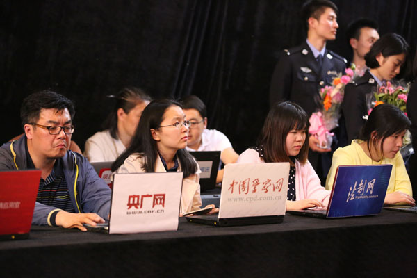 媒体人共话“我心中的警察英雄”网络推选活动：不能忘却历史 不能遗忘英雄